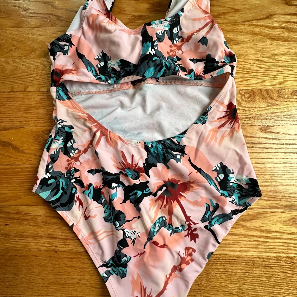 Floral 1 peice swimsuit - Picture 2 of 3